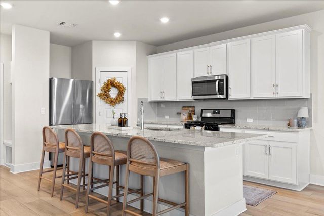 7210 Travertine Spring DR 97, Austin, TX 78744