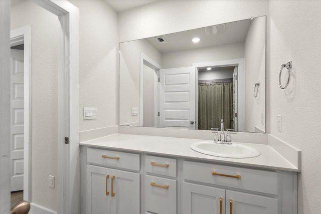 7210 Travertine Spring DR 97, Austin, TX 78744