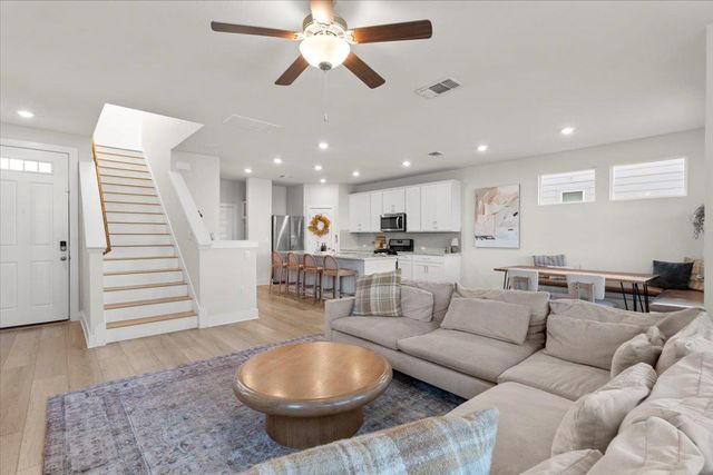 7210 Travertine Spring DR 97, Austin, TX 78744