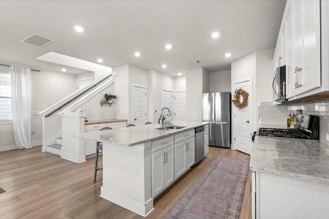 7210 Travertine Spring DR 97, Austin, TX 78744