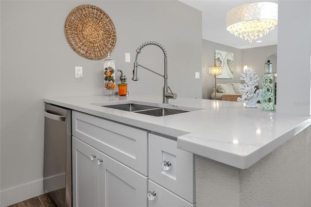 329 MEDALLION BOULEVARD B, Madeira Beach, FL 33708