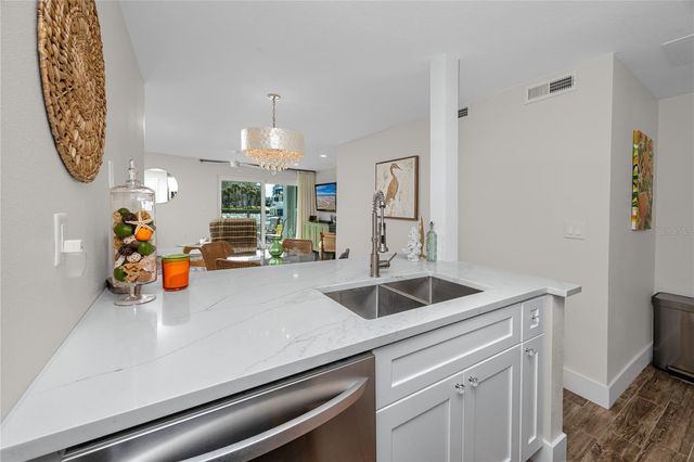 329 MEDALLION BOULEVARD B, Madeira Beach, FL 33708