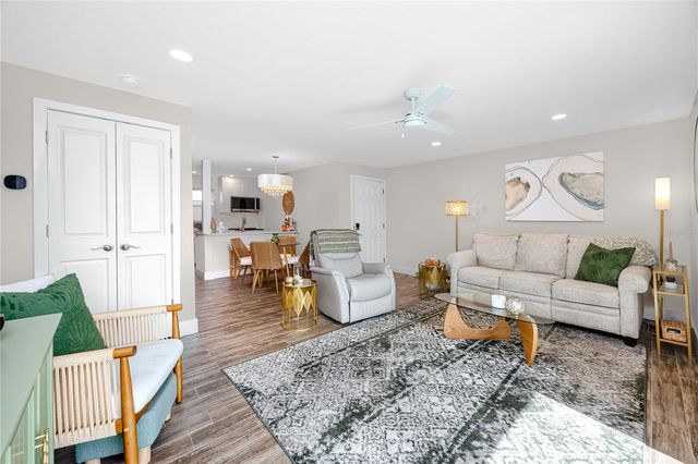 329 MEDALLION BOULEVARD B, Madeira Beach, FL 33708