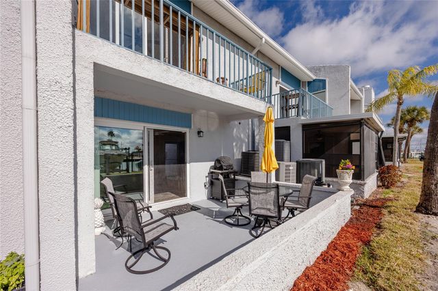 329 MEDALLION BOULEVARD B, Madeira Beach, FL 33708