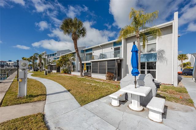 329 MEDALLION BOULEVARD B, Madeira Beach, FL 33708