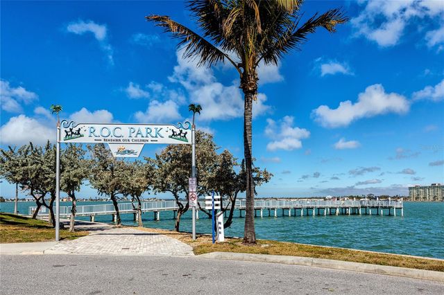 329 MEDALLION BOULEVARD B, Madeira Beach, FL 33708