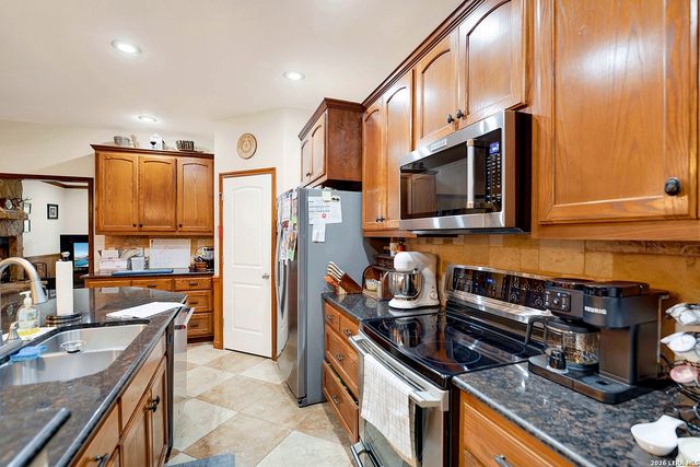 3283 Hartfield, La Vernia, TX 78121