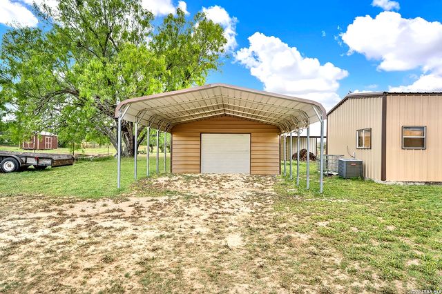 3283 Hartfield, La Vernia, TX 78121