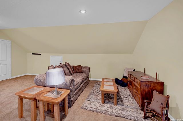 3283 Hartfield, La Vernia, TX 78121