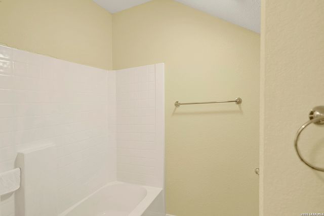 3283 Hartfield, La Vernia, TX 78121