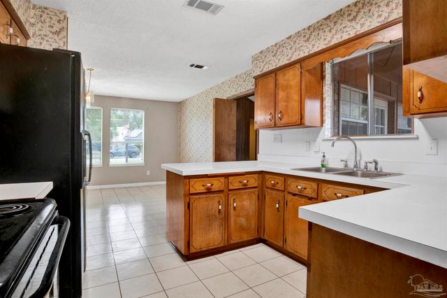 7805 Hearthstone Cir, Pensacola, FL 32506