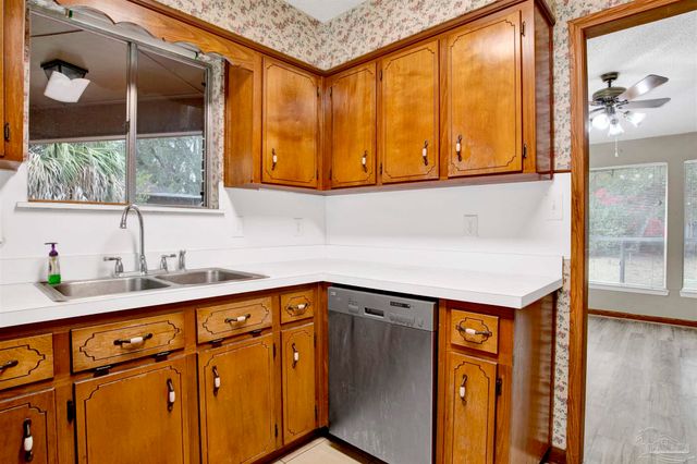 7805 Hearthstone Cir, Pensacola, FL 32506