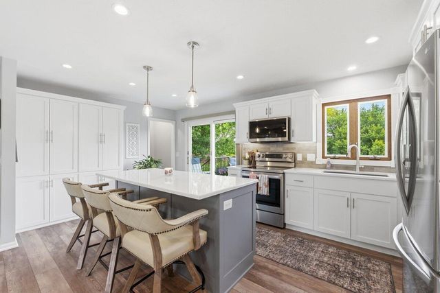 20202 STEVEN Lane, Council Bluffs, IA 51503