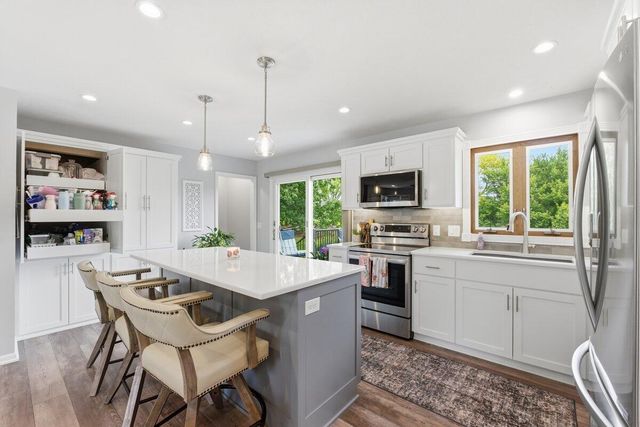 20202 STEVEN Lane, Council Bluffs, IA 51503