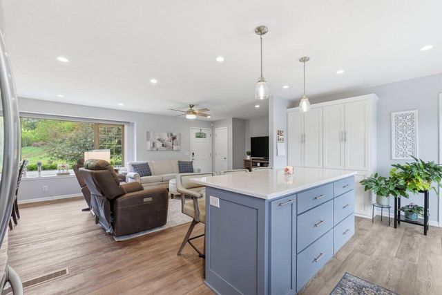 20202 STEVEN Lane, Council Bluffs, IA 51503