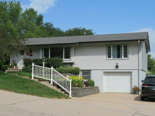 20202 STEVEN Lane, Council Bluffs, IA 51503