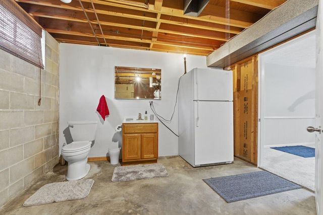 20202 STEVEN Lane, Council Bluffs, IA 51503