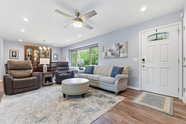 20202 STEVEN Lane, Council Bluffs, IA 51503