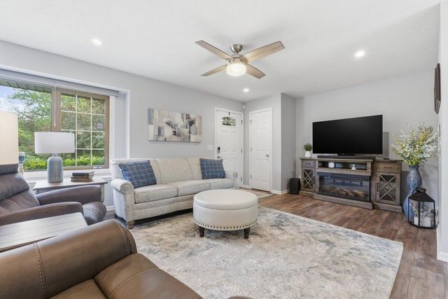 20202 STEVEN Lane, Council Bluffs, IA 51503