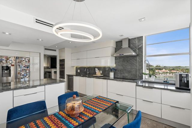 5660 Collins Ave 6C, Miami Beach, FL 33140