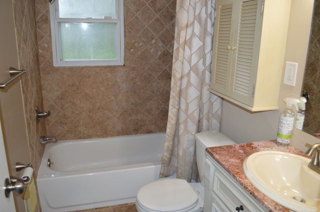 1606 Red Run Drive, Royal Oak, MI 48073