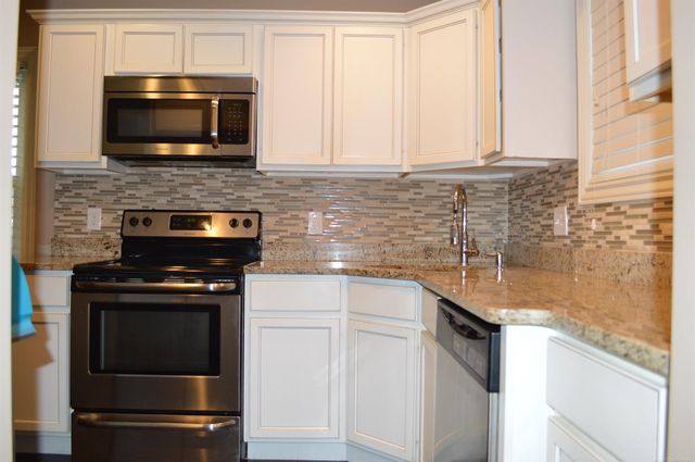 1606 Red Run Drive, Royal Oak, MI 48073
