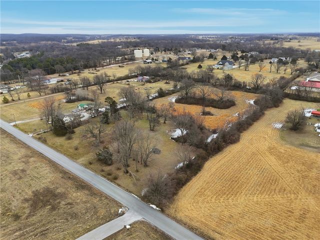 190 Allen Avenue, Gentry, AR 72734