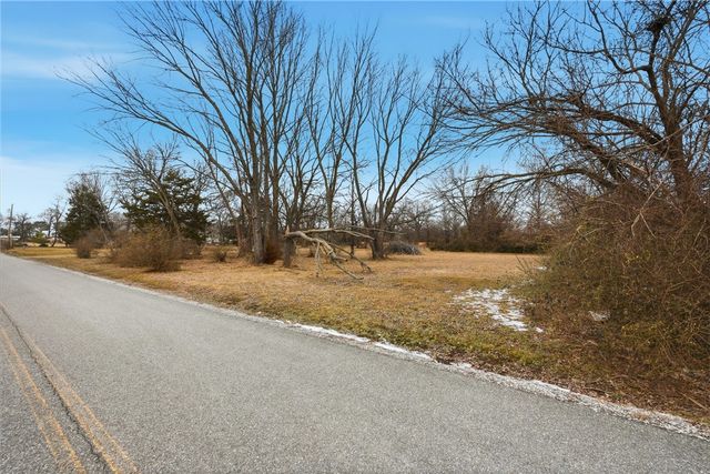 190 Allen Avenue, Gentry, AR 72734