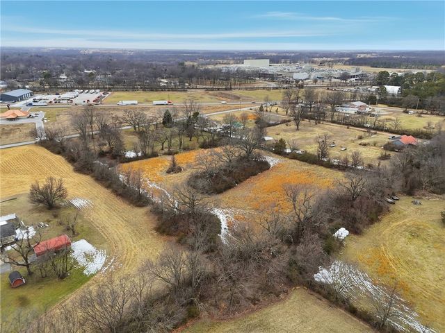 190 Allen Avenue, Gentry, AR 72734