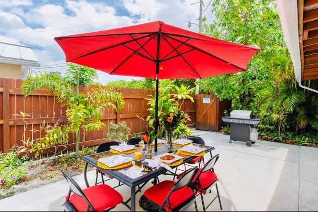 279 Hach Lane, West Palm Beach, FL 33415