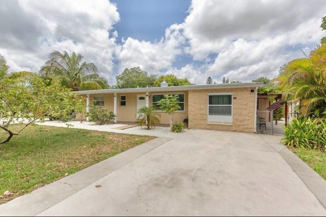 279 Hach Lane, West Palm Beach, FL 33415