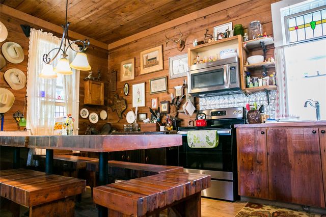 12400 E Texas ST, Burton, TX 77835