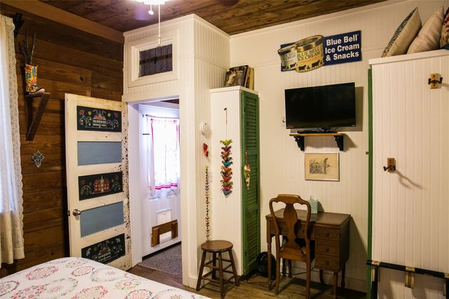 12400 E Texas ST, Burton, TX 77835