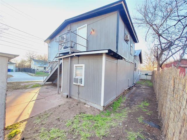 6404 Ponca ST B, Austin, TX 78741