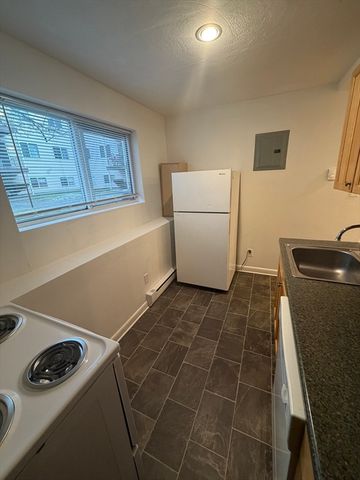 16 Appleton Park H2, Ipswich, MA 01938
