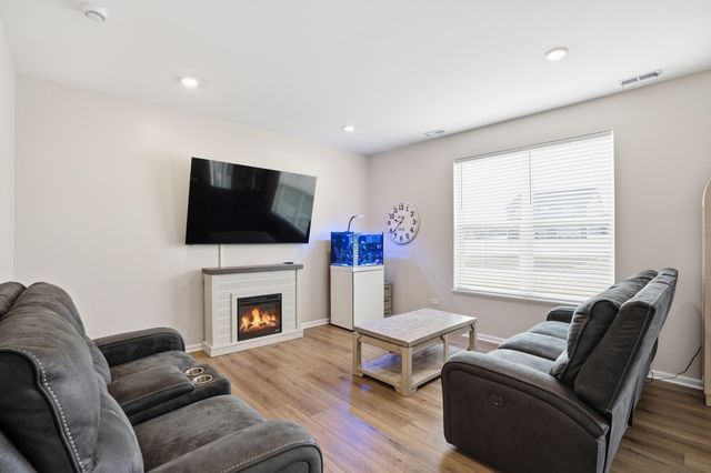 8467 Graystone Drive, Lowell, IN 46356