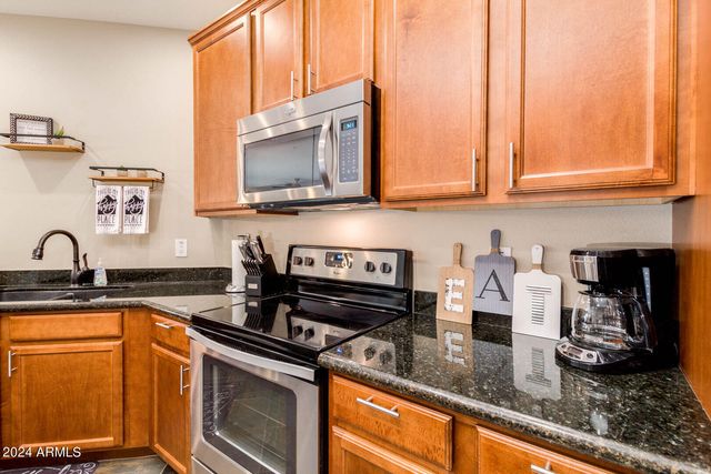 2511 W QUEEN CREEK Road 121, Chandler, AZ 85248