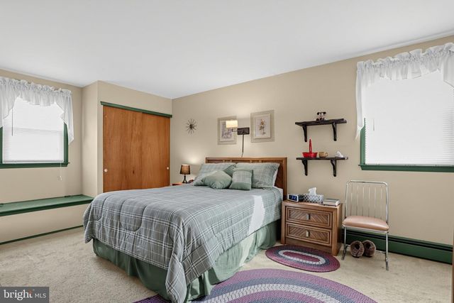 34 FAWN DR, Southampton, PA 18966