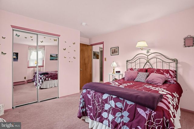 34 FAWN DR, Southampton, PA 18966