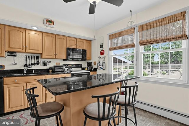 34 FAWN DR, Southampton, PA 18966