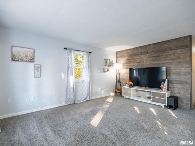 226 SUNRISE Avenue, Pekin, IL 61554