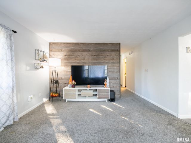 226 SUNRISE Avenue, Pekin, IL 61554