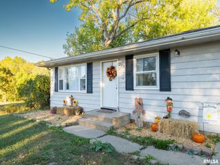 226 SUNRISE Avenue, Pekin, IL 61554