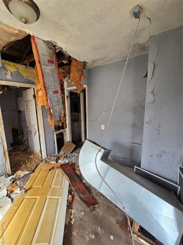 17325 Barlow Street, Detroit, MI 48205