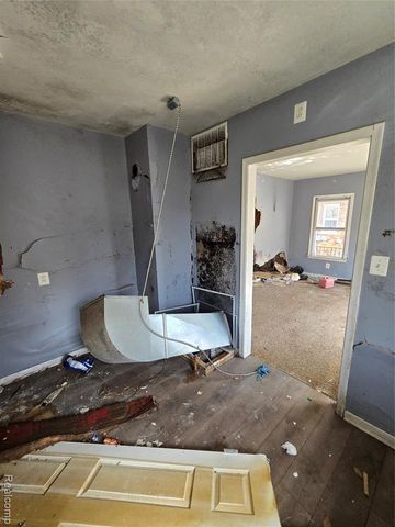 17325 Barlow Street, Detroit, MI 48205