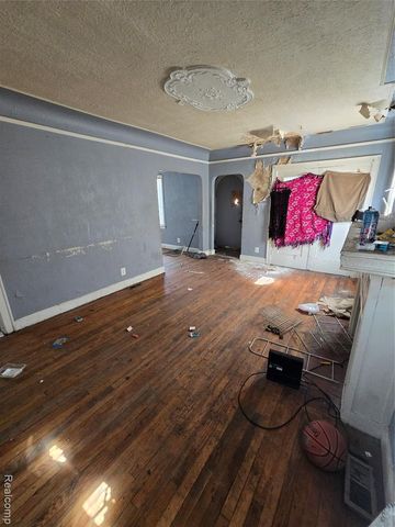 17325 Barlow Street, Detroit, MI 48205