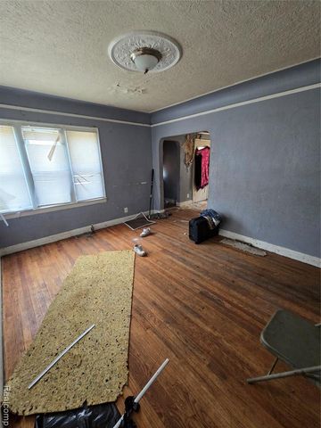 17325 Barlow Street, Detroit, MI 48205