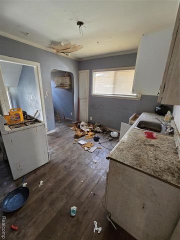 17325 Barlow Street, Detroit, MI 48205