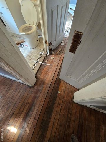 17325 Barlow Street, Detroit, MI 48205