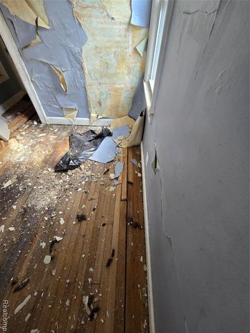 17325 Barlow Street, Detroit, MI 48205